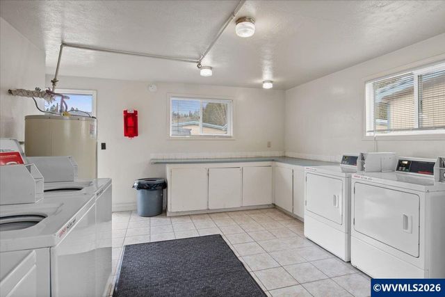 1254 8th St NW, Salem, OR 97304