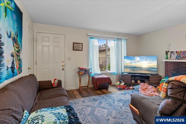 1254 8th St NW, Salem, OR 97304