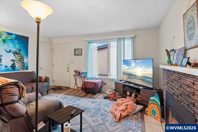 1254 8th St NW, Salem, OR 97304