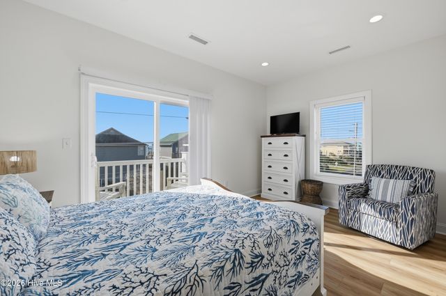 1617 S Shore Drive, Surf City, NC 28445