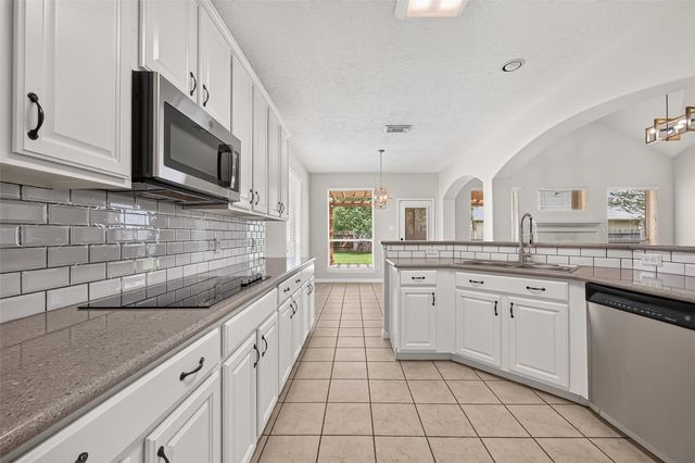 12103 Auburn Shores Court, Pearland, TX 77584