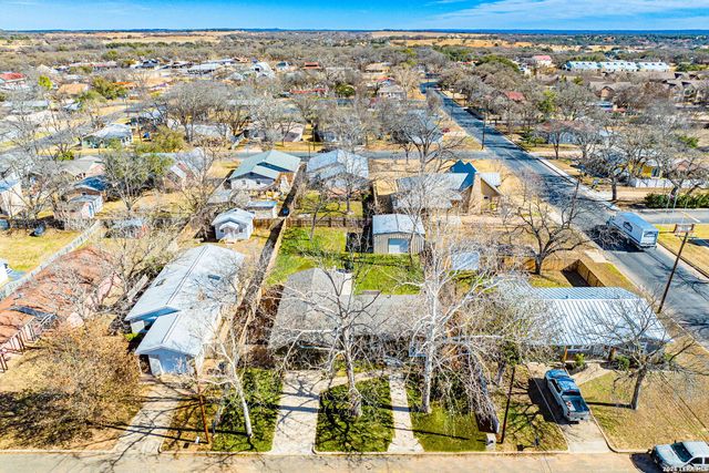 511 Olive St, Fredericksburg, TX 78624