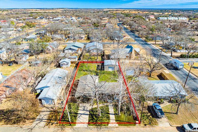 511 Olive St, Fredericksburg, TX 78624