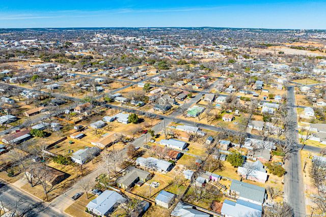 511 Olive St, Fredericksburg, TX 78624