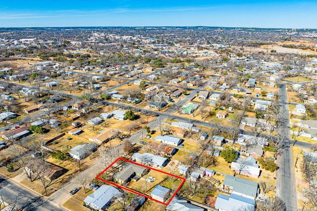 511 Olive St, Fredericksburg, TX 78624