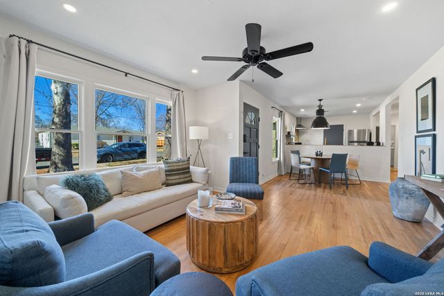 511 Olive St, Fredericksburg, TX 78624