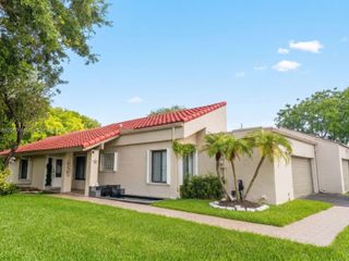 324 Patio Village Terrace, Weston, FL 33326