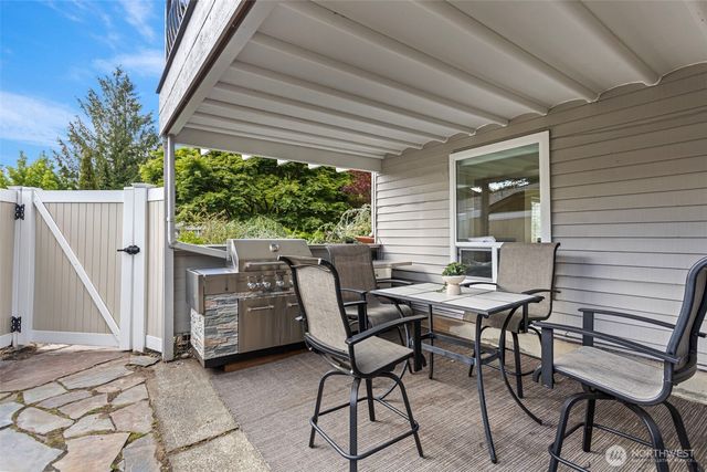 5712 141st Place SE, Bellevue, WA 98006