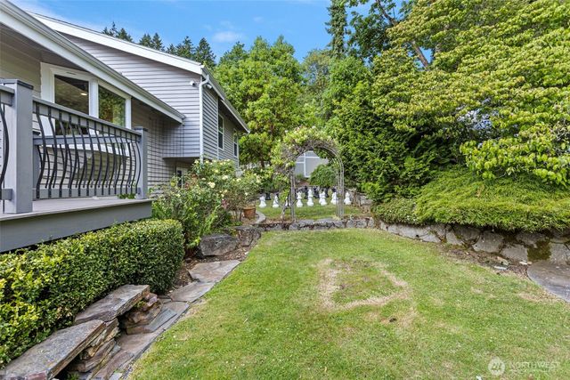 5712 141st Place SE, Bellevue, WA 98006