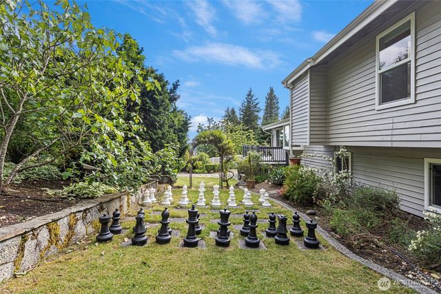 5712 141st Place SE, Bellevue, WA 98006