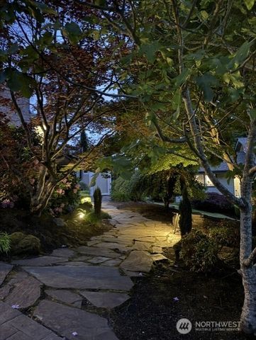 5712 141st Place SE, Bellevue, WA 98006