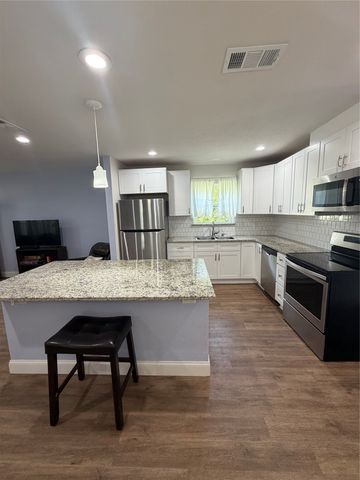 816 S Dixon Street, Gainesville, TX 76240