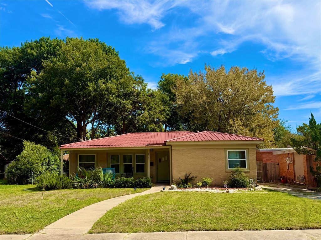 816 S Dixon Street, Gainesville, TX 76240