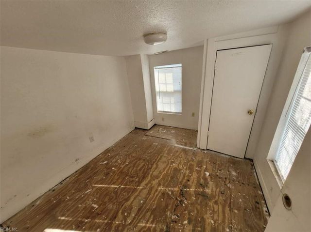 15 N Hope ST, Hampton, VA 23663