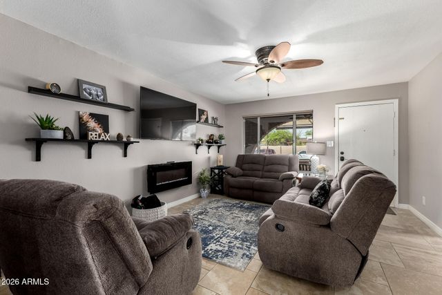 2304 W PALOMINO Drive, Chandler, AZ 85224