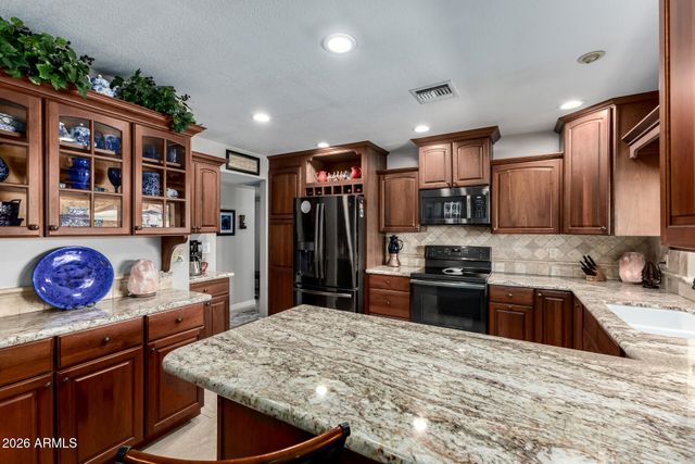 2304 W PALOMINO Drive, Chandler, AZ 85224