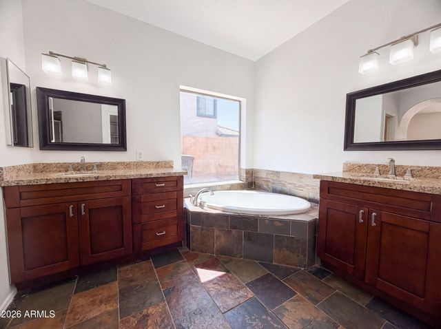 11422 E DARTMOUTH Street, Mesa, AZ 85207