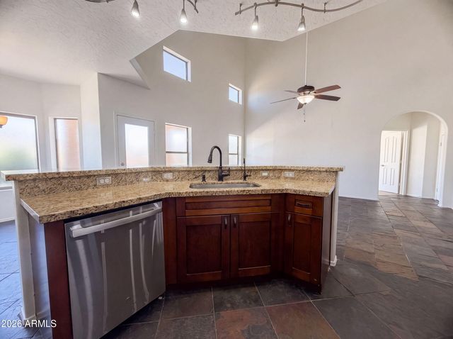 11422 E DARTMOUTH Street, Mesa, AZ 85207