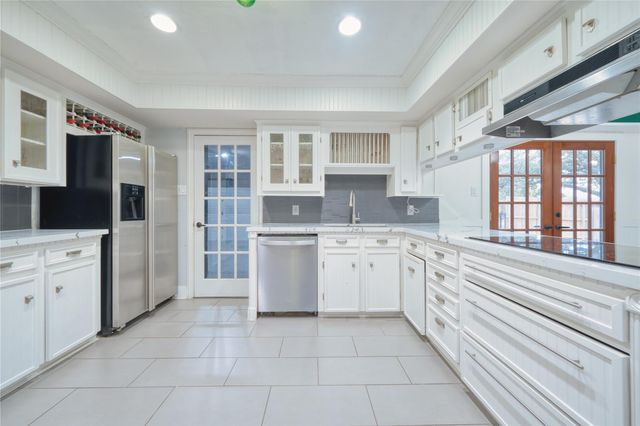 5017 Glenhaven Drive, Baytown, TX 77521