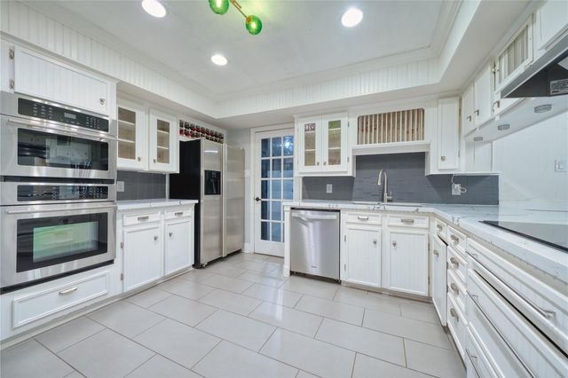 5017 Glenhaven Drive, Baytown, TX 77521