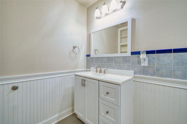 5017 Glenhaven Drive, Baytown, TX 77521