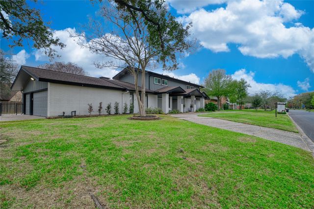 5017 Glenhaven Drive, Baytown, TX 77521