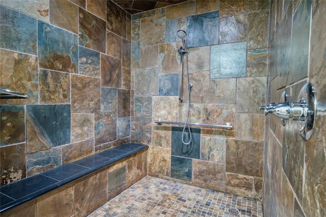 5017 Glenhaven Drive, Baytown, TX 77521