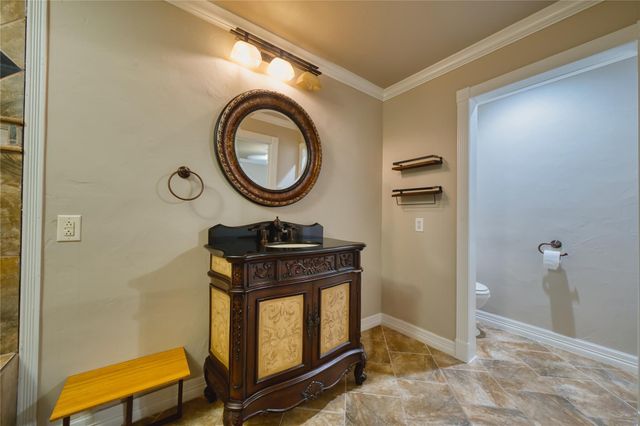 5017 Glenhaven Drive, Baytown, TX 77521