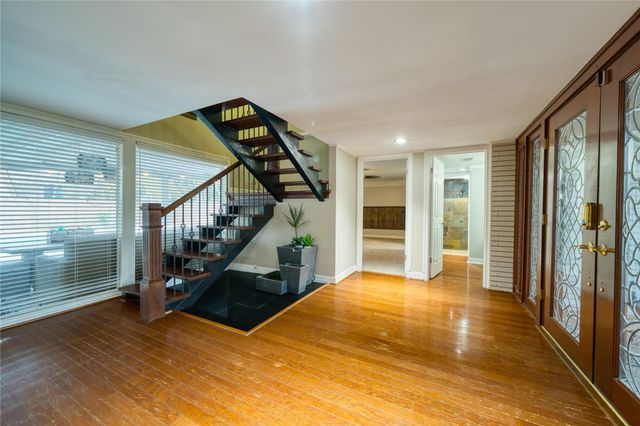 5017 Glenhaven Drive, Baytown, TX 77521