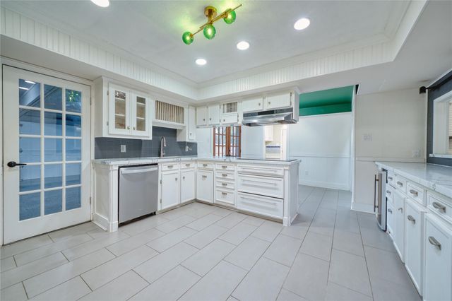 5017 Glenhaven Drive, Baytown, TX 77521