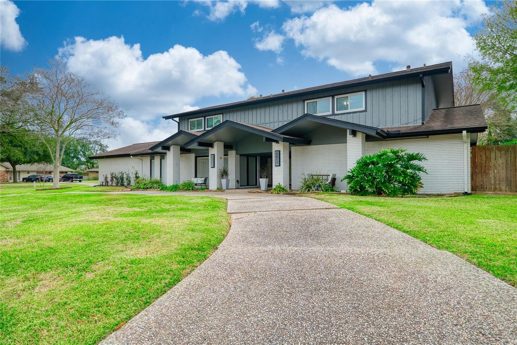 5017 Glenhaven Drive, Baytown, TX 77521