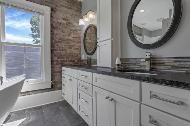 113 E Sycamore Street, 111, Columbus, OH 43206