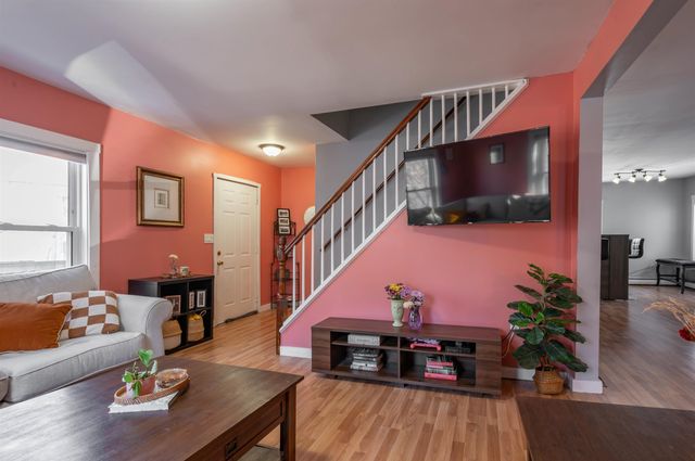 12 Chase Street, Hooksett, NH 03106