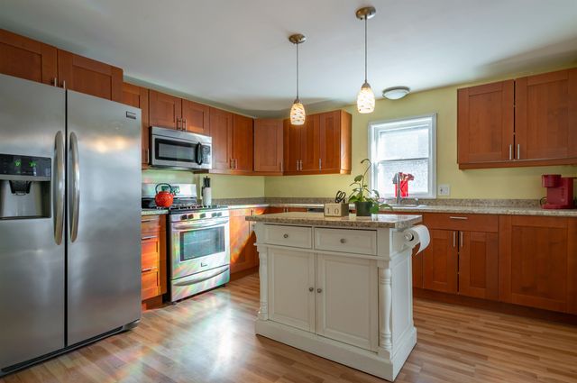 12 Chase Street, Hooksett, NH 03106