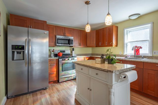 12 Chase Street, Hooksett, NH 03106