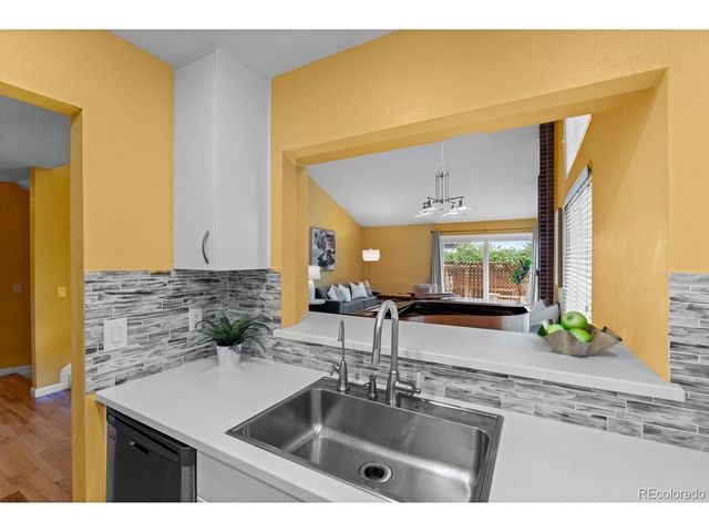 1511 Northcrest Dr, Highlands Ranch, CO 80126