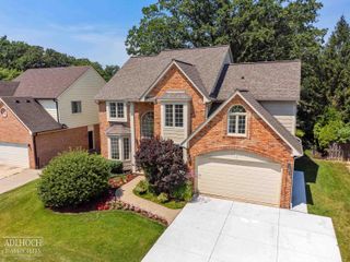 21473 Goethe Street, Grosse Pointe Woods, MI 48236