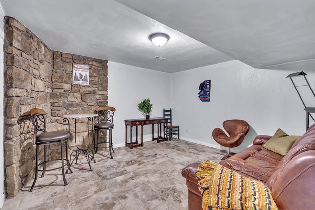 28 Estes Drive, Bella Vista, AR 72715