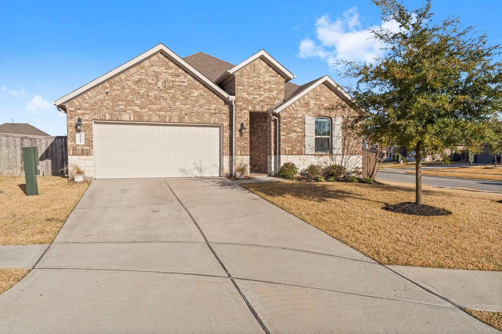 20104 Crystal Falls Court, Montgomery, TX 77316