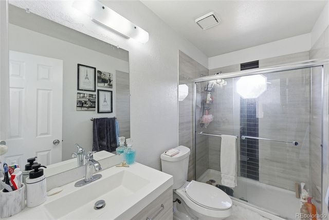 4331 Del Rio Court, Denver, CO 80239