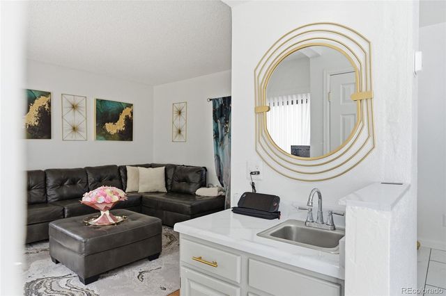 4331 Del Rio Court, Denver, CO 80239