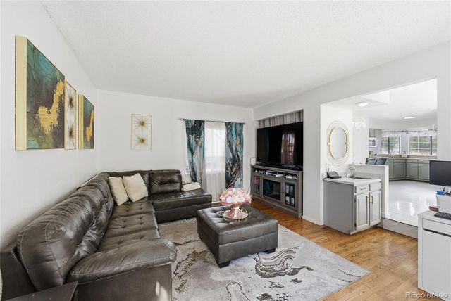 4331 Del Rio Court, Denver, CO 80239