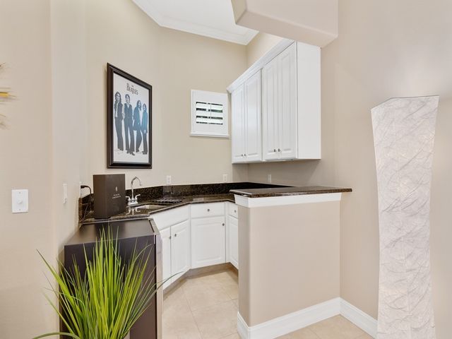 9064 Englewood Court, Vero Beach, FL 32963