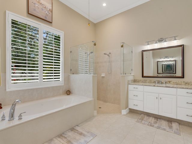 9064 Englewood Court, Vero Beach, FL 32963