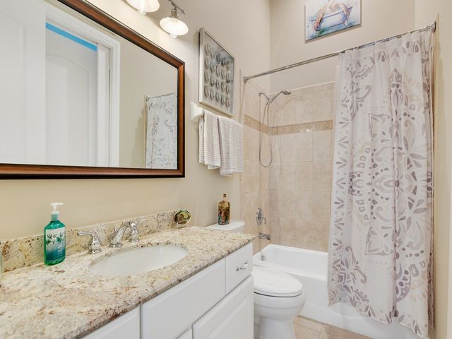 9064 Englewood Court, Vero Beach, FL 32963