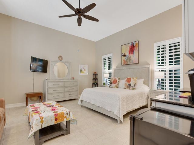 9064 Englewood Court, Vero Beach, FL 32963