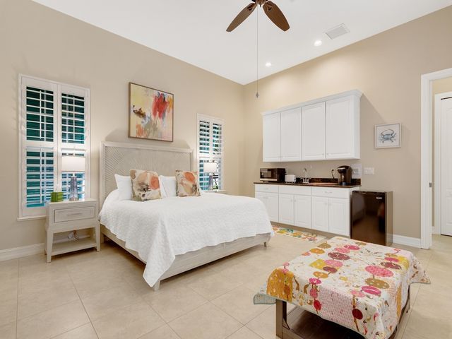 9064 Englewood Court, Vero Beach, FL 32963