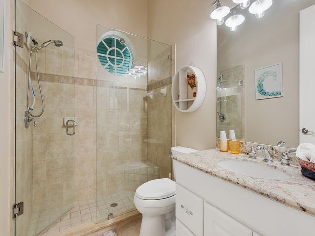 9064 Englewood Court, Vero Beach, FL 32963