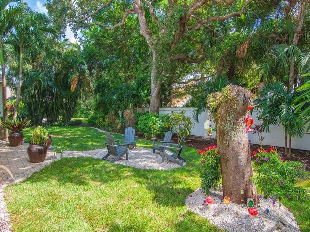 9064 Englewood Court, Vero Beach, FL 32963