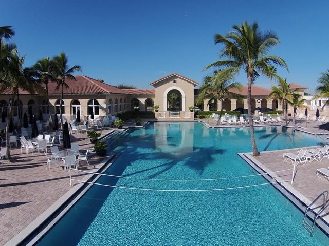 9064 Englewood Court, Vero Beach, FL 32963